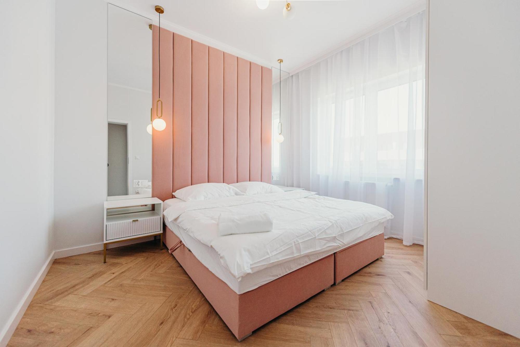 3 Bedrooms Premium Bella Rosa For 8 Guests With Ac And Underground Parking 热舒夫 外观 照片